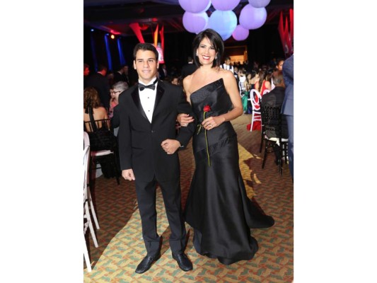 Juan José y Dina Mena