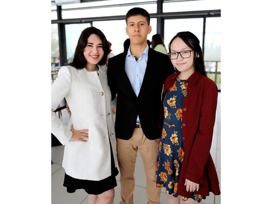 Marcela Tovar, Andrés Mejía y Eva Yan