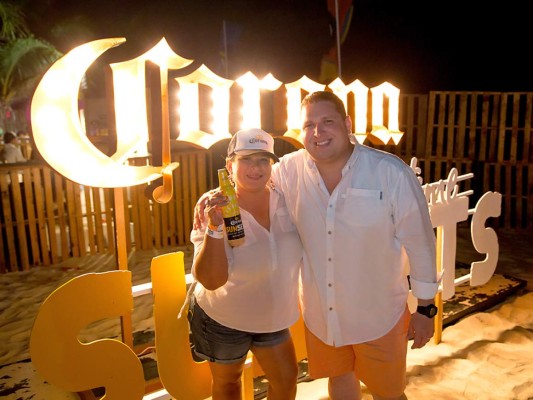 Corona le regaló a Honduras un espectacular Summertime Sunset Roatán 2018