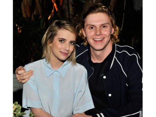 Emma Roberts & Evan Peters