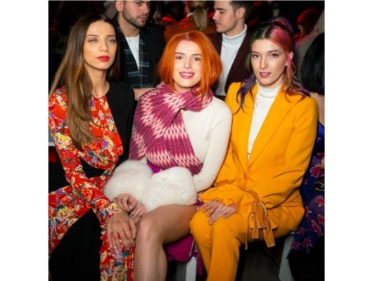 Angela Sarafyan, Bella Thorne y Dani Thorne
