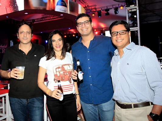 Michelob Ultra inauguró Ultra Bar en la Plaza Juniana   