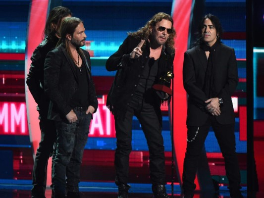 Mejor álbum pop/rock fue para Maná por Cama Incendiada