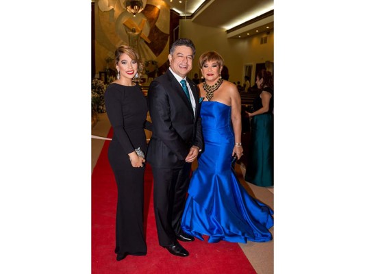 Harry Panting y Laurie López se casan en la Sagrada Familia  