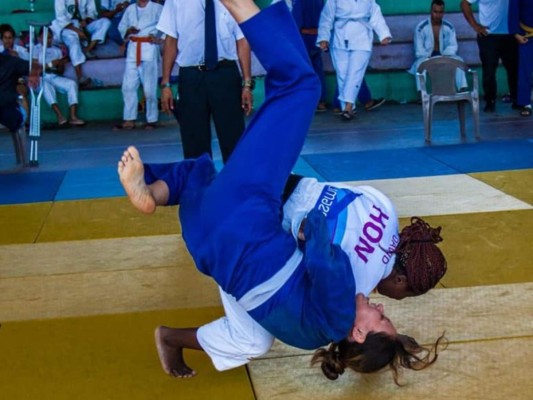 Previo a la pandemia, logró posicionarse como campeona centroamericana. Ha participado en Grand Prix, Grand Sland, entre otros.