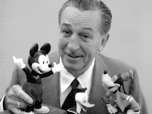 A la edad de 31 años Walt Disney intentó quitarse la vida con sobredosis de alcohol y drogas.