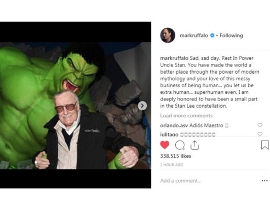 Mark Ruffalo el actor que da vida a Hulk, conmovió a sus fans con un dulce mensaje: 'Descansa en el poder tio Stan. Has hecho del mundo un lugar mejor gracias al poder de la mitología moderna y tu amor por este desordenado asunto del ser humano ...nos dejaste ser más humanos...sobrehumanos. Me siento profundamente honrado de haber sido una pequeña parte en la constelación de Stan Lee'<br/><br/>