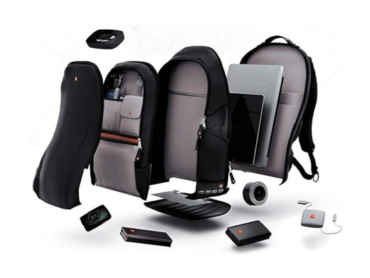 iBackPack<br/>Este es tu mejor aliado para estar conectado a la red a dónde quieras que vayas. La novedosa iBackPack que contiene MiFi, baterías, puertos USB, parlantes Bluetooth, navegador, cargadores para automóvil y pared, y una gran cantidad de compartimentos, no permite excusas para no estar online.