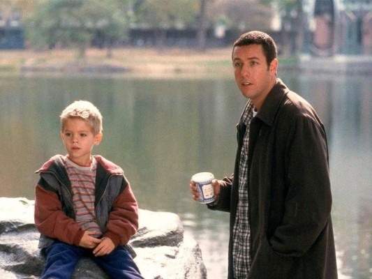 9. Big Daddy / Un papá genial (1999).<br/>A finales de los 90s, Sandler dejó un poco de lado el humor puro que lo caracterizaba y comenzó a hacer películas más serias. Bueno, serias viniendo de él. Esta cinta tiene una narrativa muy conmovedora que ha hecho llorar a más de uno.