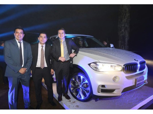 Carlos Piche, Salvador Cuellar y Rodrigo Castellanos durante el lanzamiento del modelo X5 en el evento BMW Launch & Arts