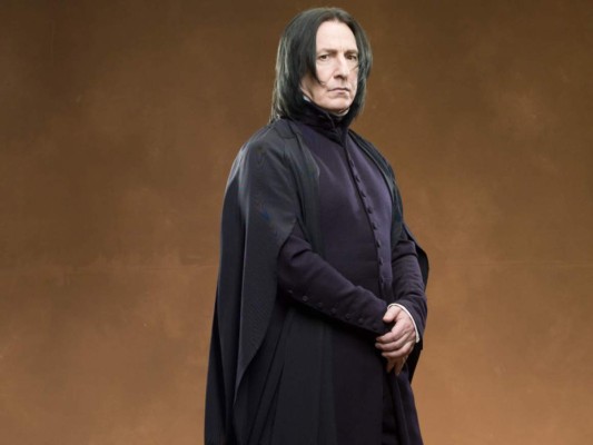 Alan Rickman no quería ser Snape<br/><br/>Alan Rickman, el actor que interpreta a Severus Snape, no estaba muy convencido de interpretar este papel pero bastó con que la autora le contara algunos secretos del personaje, como su amor eterno por Lily y el final que este tendría, para que el actor dijera ¡sí! de inmediato.<br/>