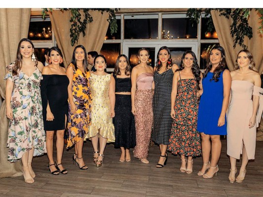 Daniela Sierra, Sophia Facussé, María Chahín, Isabella Rosenthal, Valeria Chahín, Rebecca Bendeck, Matilde Turcios, Vivian Kattán, Mariel Nuñez y Erika Andonie.