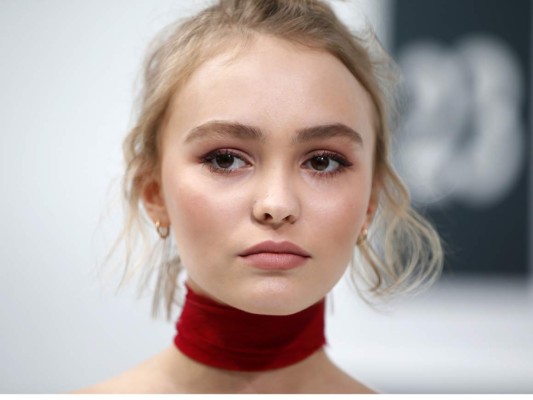 Lily Rose Depp esta próxima a estrenar Planetarium su primer protagónico dentro de la industria del cine