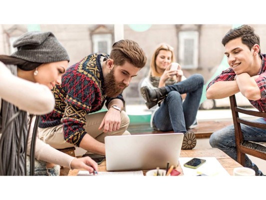 Generación Y: Son los Nativos Digitales o los Millenials; los nacidos entre 1980 y el año 2000 por lo que a la fecha estarían entre los 16 y los 36 años.