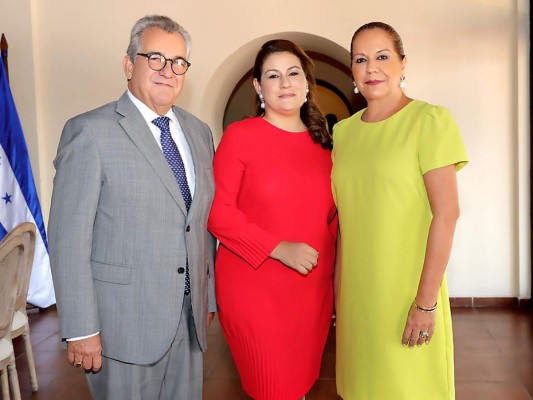 ﻿Almuerzo en honor a Maria Dolores Agüero 