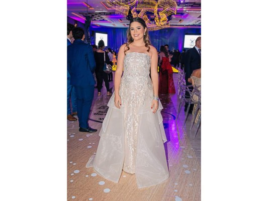 Los looks de los invitados: Gala de la Escuela Internacional Sampedrana 2019