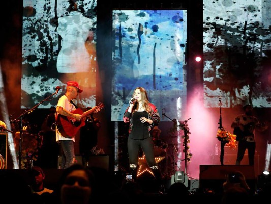 Jesse y Joy presentaron Un besito más tour en Tegucigalpa