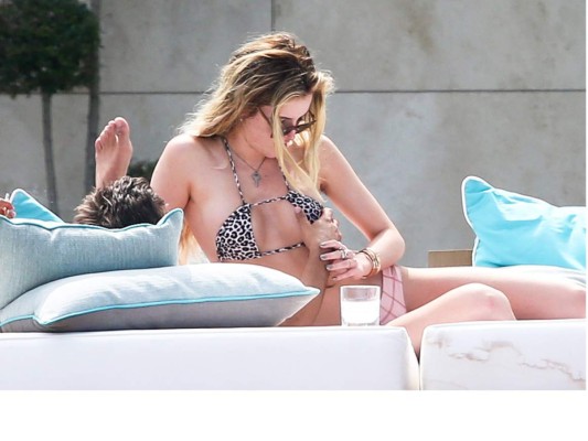 Bella Thorne calla rumores sobre su relación con Scott Disick