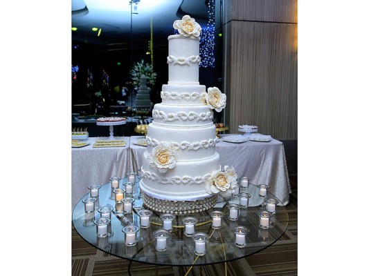 Bechir Bendeck y Lilian Pineda celebran boda religiosa