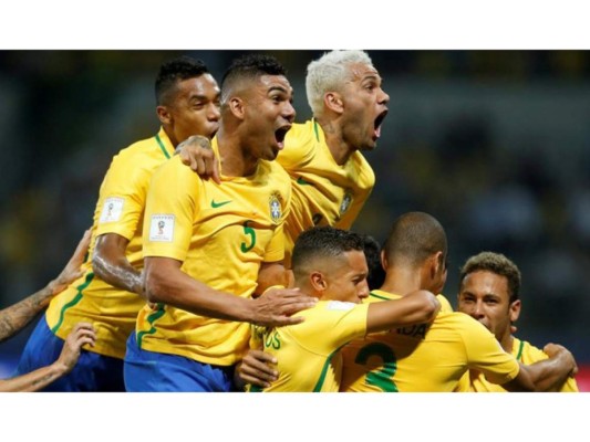 Equipo con más copas: Brasil ha levantado la Copa del Mundo en cinco ocasiones: Suecia 1958, Chile 1962, México 1970, Estados Unidos 1994, y Corea & Japón 2002
