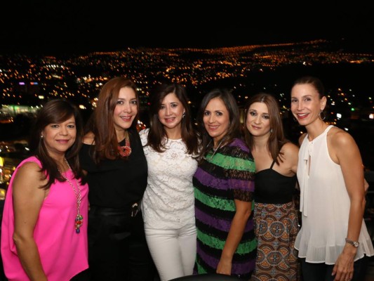 Nora Sierra, Marilda Mata, Lilian Pineda, Karla Toledo, Celeste Villela y Colette Tomé