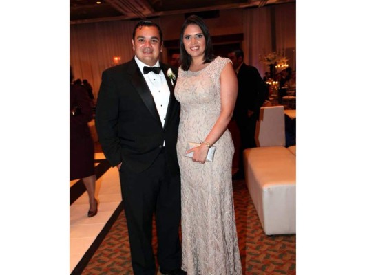 La boda de Vanessa Jenkins y Dennis Cabrera