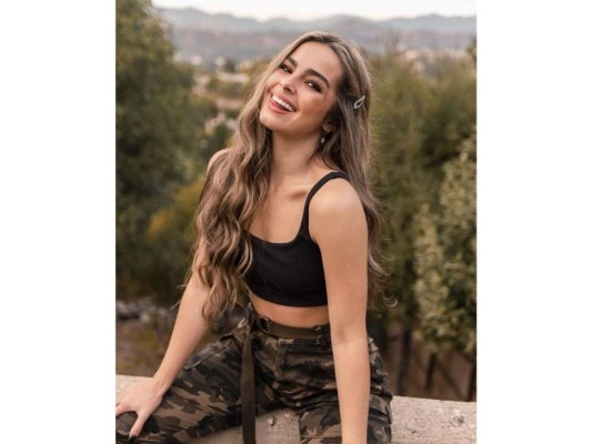 1. Addison Rae Easterling<br/>Gana 5 millones de dólares, tiene más de 54,2 millones de seguidores. Con tan solo 19 años dejó la Universidad de Louisiana para dedicar su tiempo a TikTok. Ha firmado acuerdos con Reebok y la relojera Daniel Wellington, comenzó a colaborar con la marca de ropa American Eagle y ya cuenta con su propia marca de cosméticos, Item Beauty.