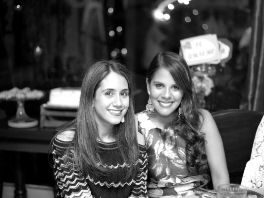 Fiesta catracha para Angelo Casco y María Fernanda Welchez