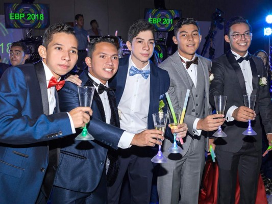 Brindis por los graduados de la Episcopal El Buen Pastor    