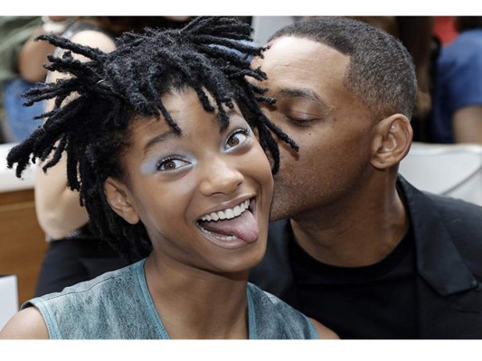 Willow Smith la embajadora con 'dreads' que conquistó Chanel  