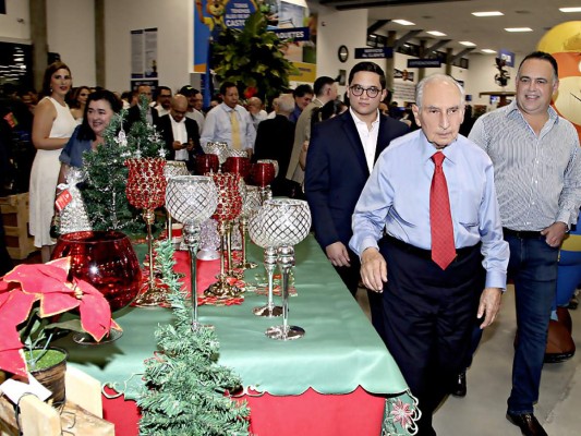 Inauguran moderna tienda Larach y Cía. en San Pedro Sula, con invitados especiales