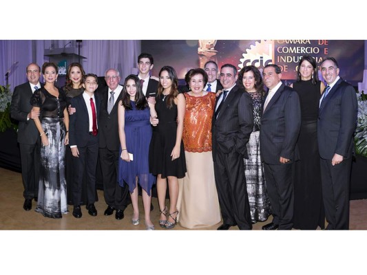 Camilo Kafati recibe homenaje El Forjador 2017  