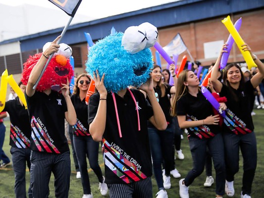 La entrance de los Seniors 2020 de la Escuela Americana