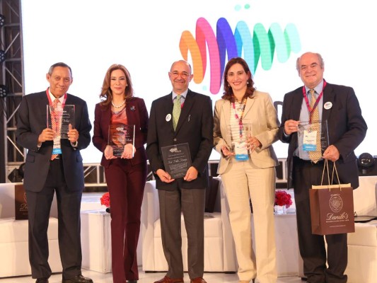 Rodrigo Wong Arevalo, Annamaría Villeda, José Pablo Aragón, Lizza Bobadilla de Handal, Juan Francisco Rivero (Foto: Héctor Hernández)