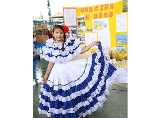 Feria de Identidad Nacional en Macris School