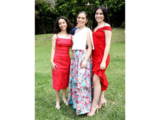 Adriana Díaz del Valle, Clara Pineda y Liznora Castañeda.