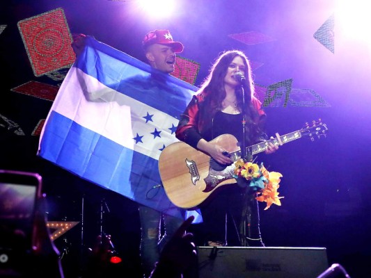 Jesse y Joy presentaron Un besito más tour en Tegucigalpa