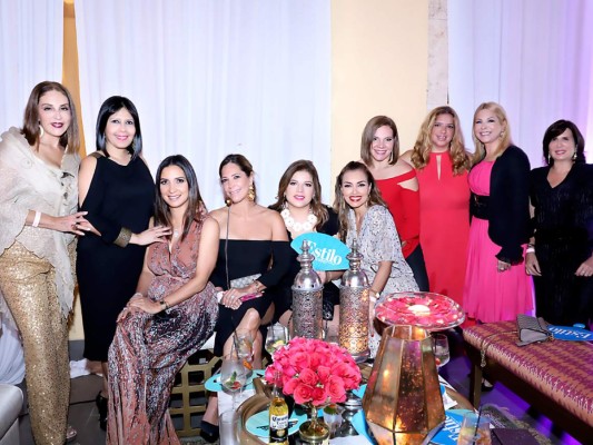 Marcia Facussé, Titi Leiva, Mónica Lama, Elena Williams, Claudia Barrientos, Vivi Montoya, Cathy Vega, Norma García, Myrna Castro y Elzette Casanova