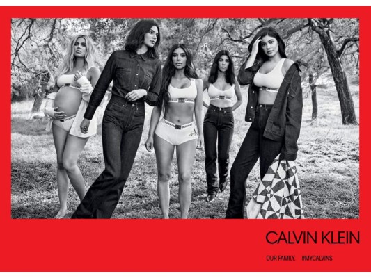Al finalizar el verano, las grandes casas de modas comienzan a lanzar sus campañas publicitarias de Otoño - Invierno donde muestran sus nuevas apuestas en tendencias para la temporada que en algunas ocasiones utilizan a grandes icónos de la industria del modelaje o atreven a lanzar nuevos talentos. Comenzamos con Calvin Klein Underwear & JEANS no es la primera vez que la marca decide usar a las Kardashians - Jenner como imagen de su anuncio.