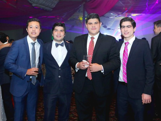 La fiesta Prom de la EIS 2017