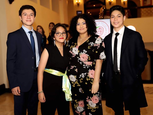 Saúl Elvir, Daniela Araujo, Catalina Yushan, Angel Bustillo