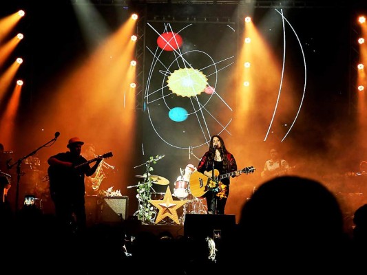 Jesse y Joy durante su performance en el Complejo Deportivo de la UNAH (Fotos: Jimmy Argueta y Hector Hernández)