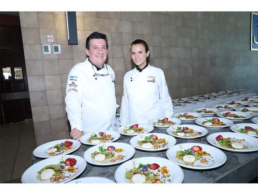 Almuerzo para sonreír por Operación Sonrisa