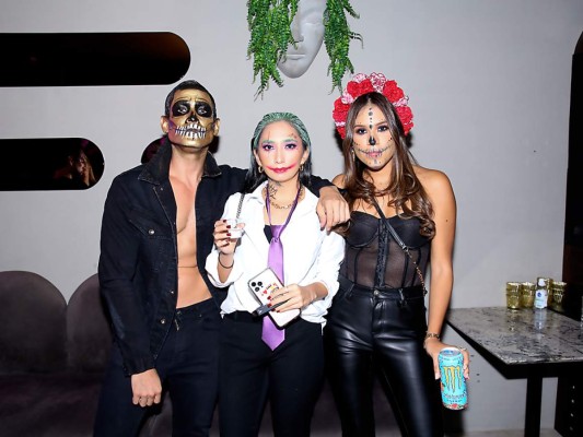 Fiesta del “Día de los Muertos” en Aura