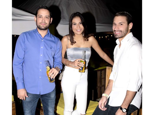 Kervin García, Alondra Caraccioli y Miguel Larach.