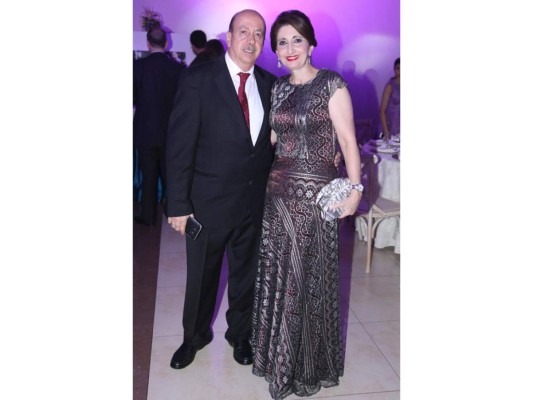 La boda de Ana Cecilia Heredia y Johnny Sikaffy