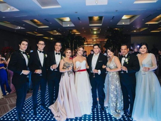 La boda de Virgilio Bueso y Camila Egas