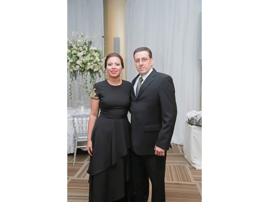 Juan Jaar y Lisa Hepburn celebran fiesta nupcial  