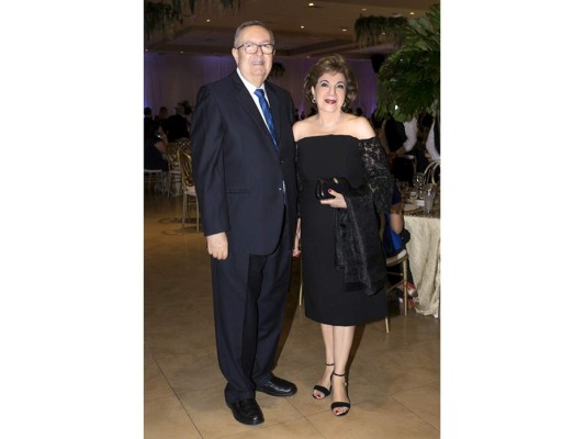 Camilo Kafati recibe homenaje El Forjador 2017  