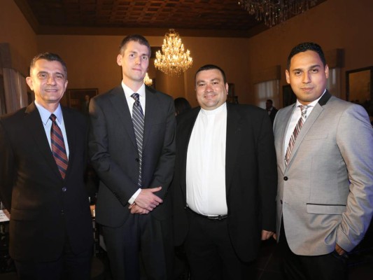 Gobierno reconoce logros de jóvenes hondureños